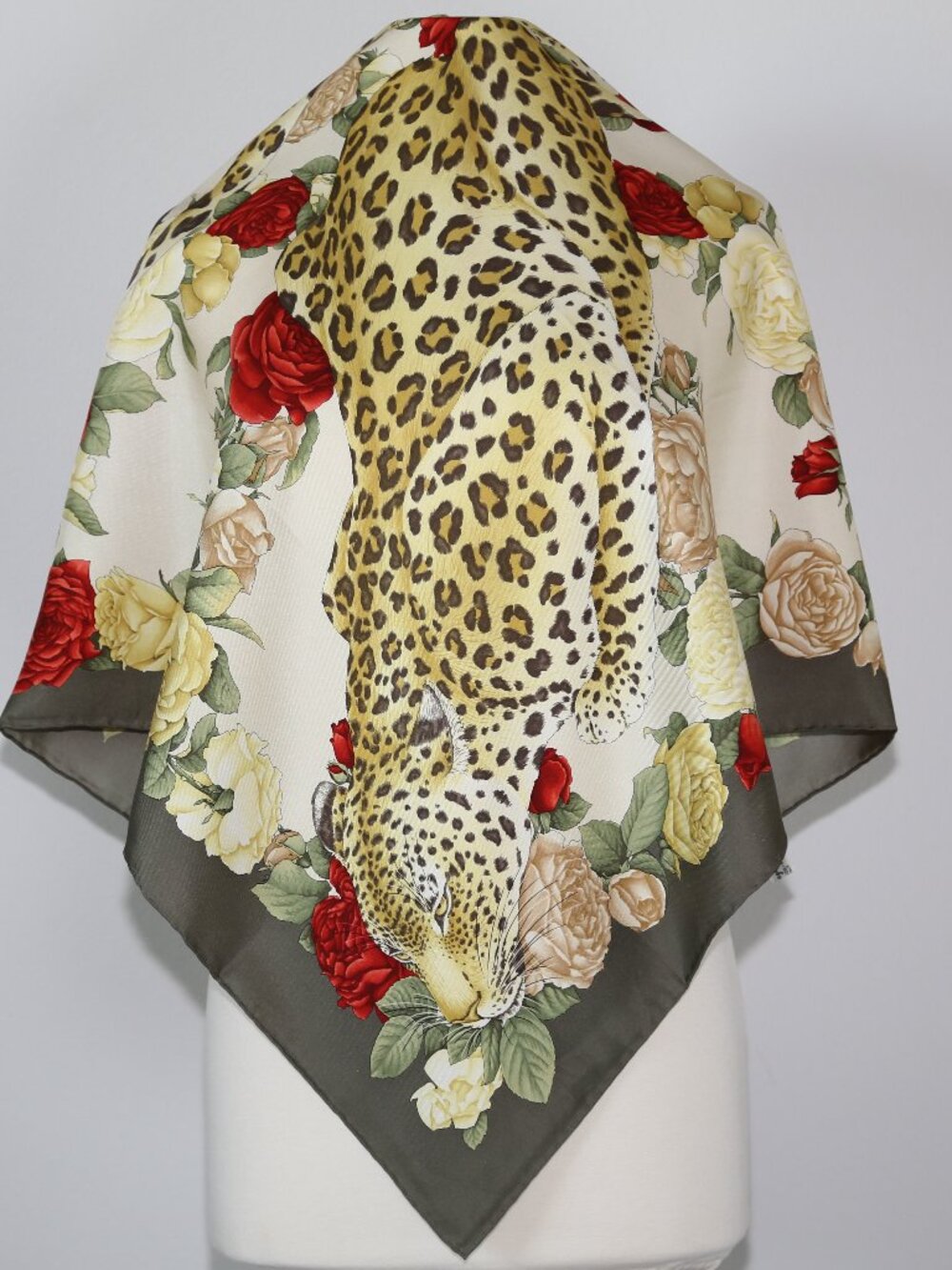 Rare!! Salvatore Ferragamo Italy silk scarf vtg animal leopard print Near Mint!!